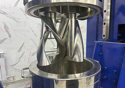 vertical kneader double-blade structure and precision clearance design